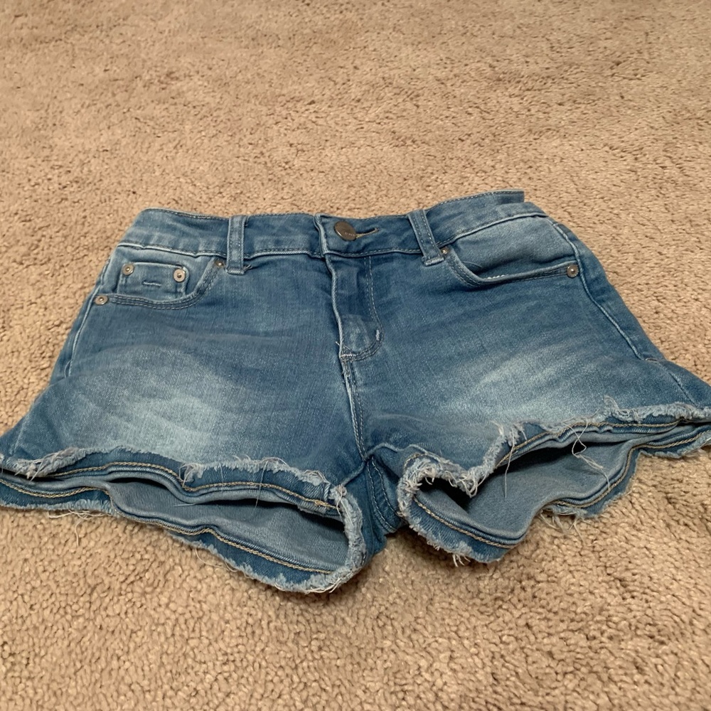 Girls size 7 cut off jean shorts